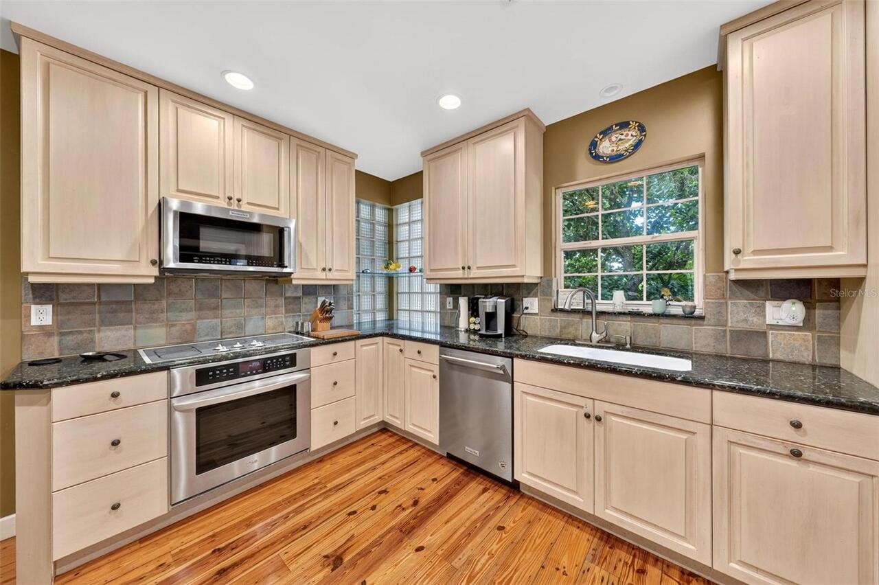 Listing Photo 18