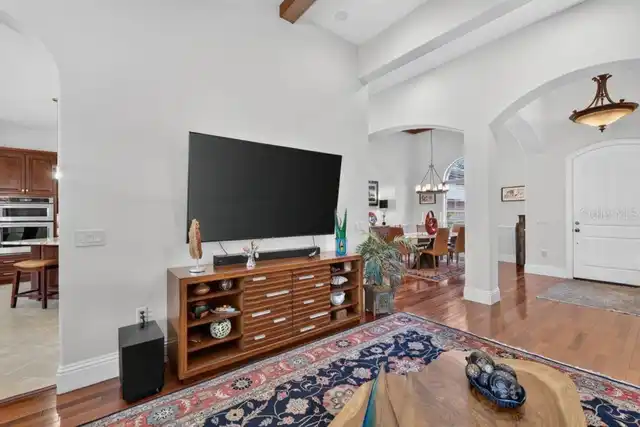 Listing Photo 18