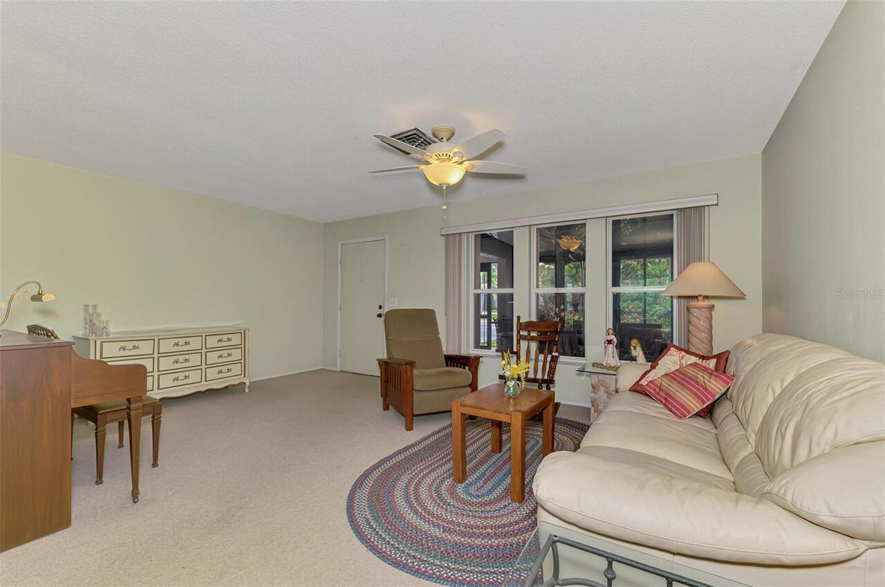 Listing Photo 14