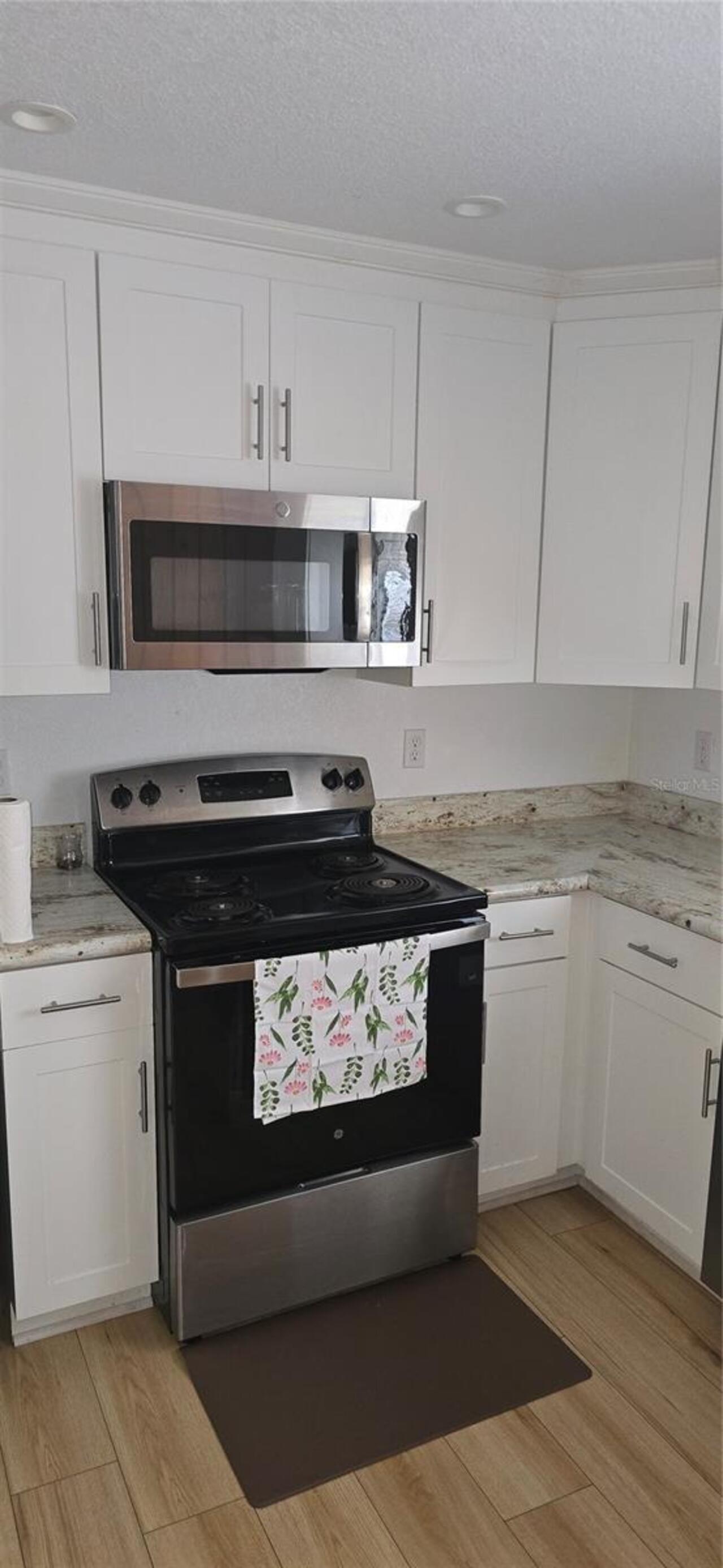 Listing Photo 12