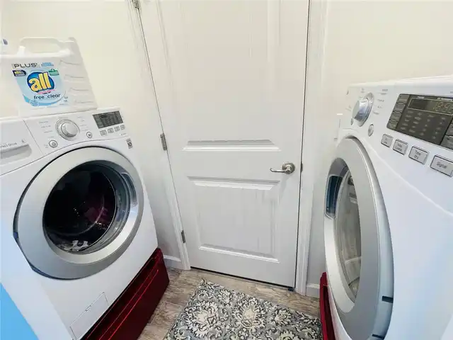 Listing Photo 9