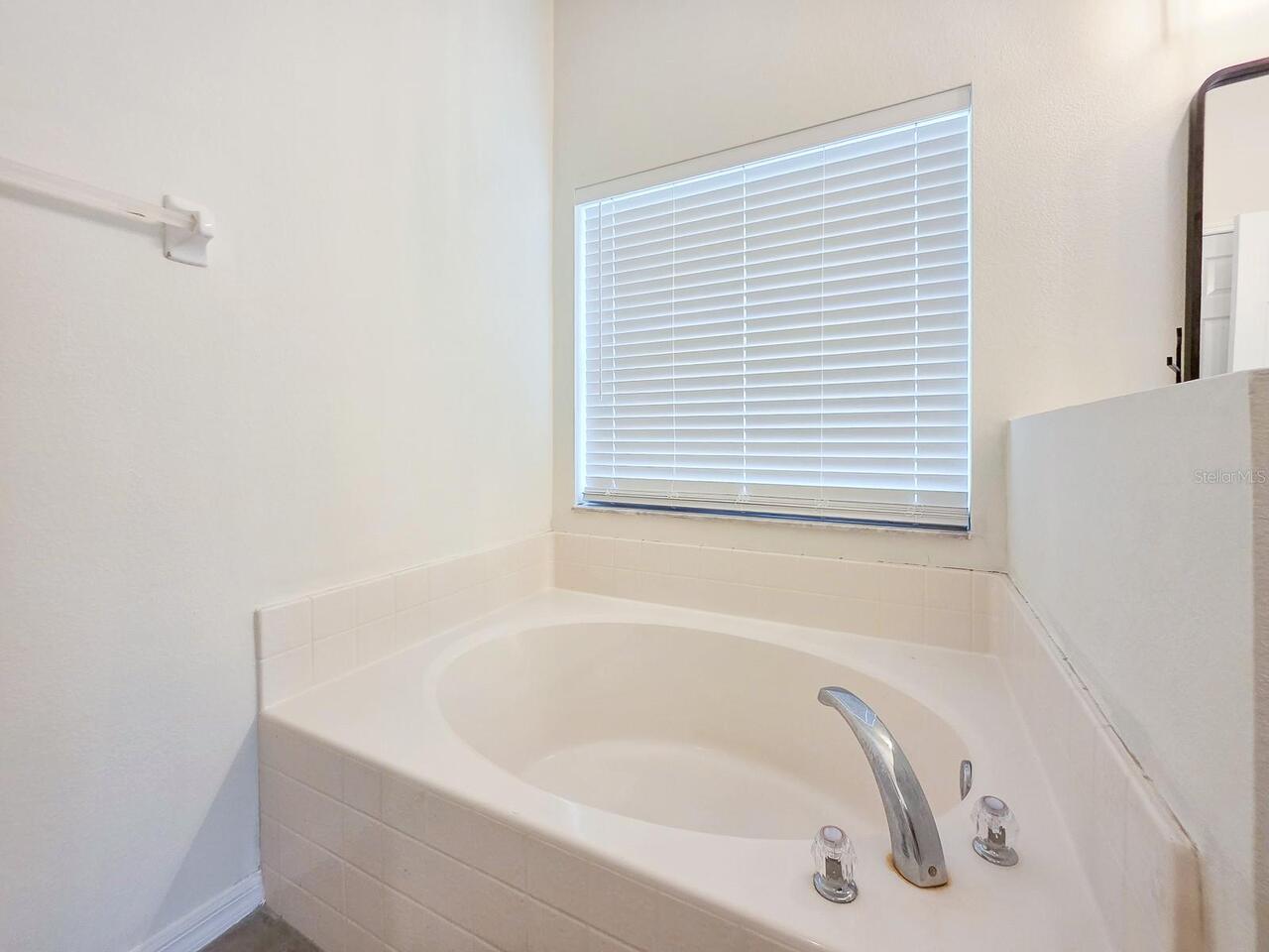Listing Photo 24