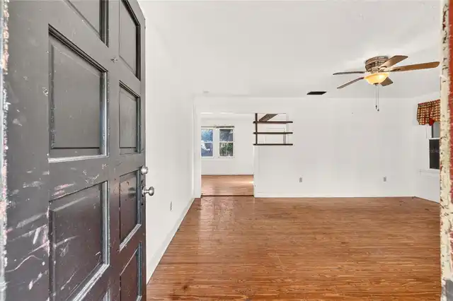 Listing Photo 8