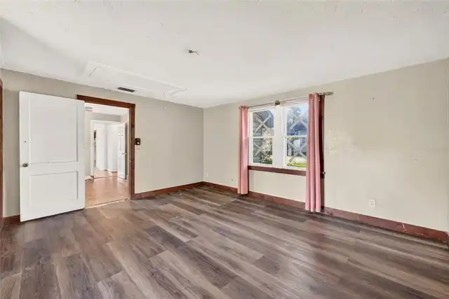 Listing Photo 32