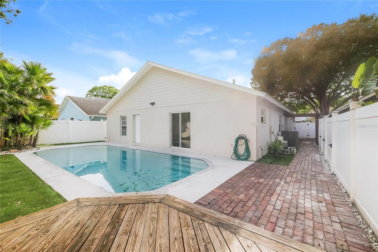 Listing Photo 15