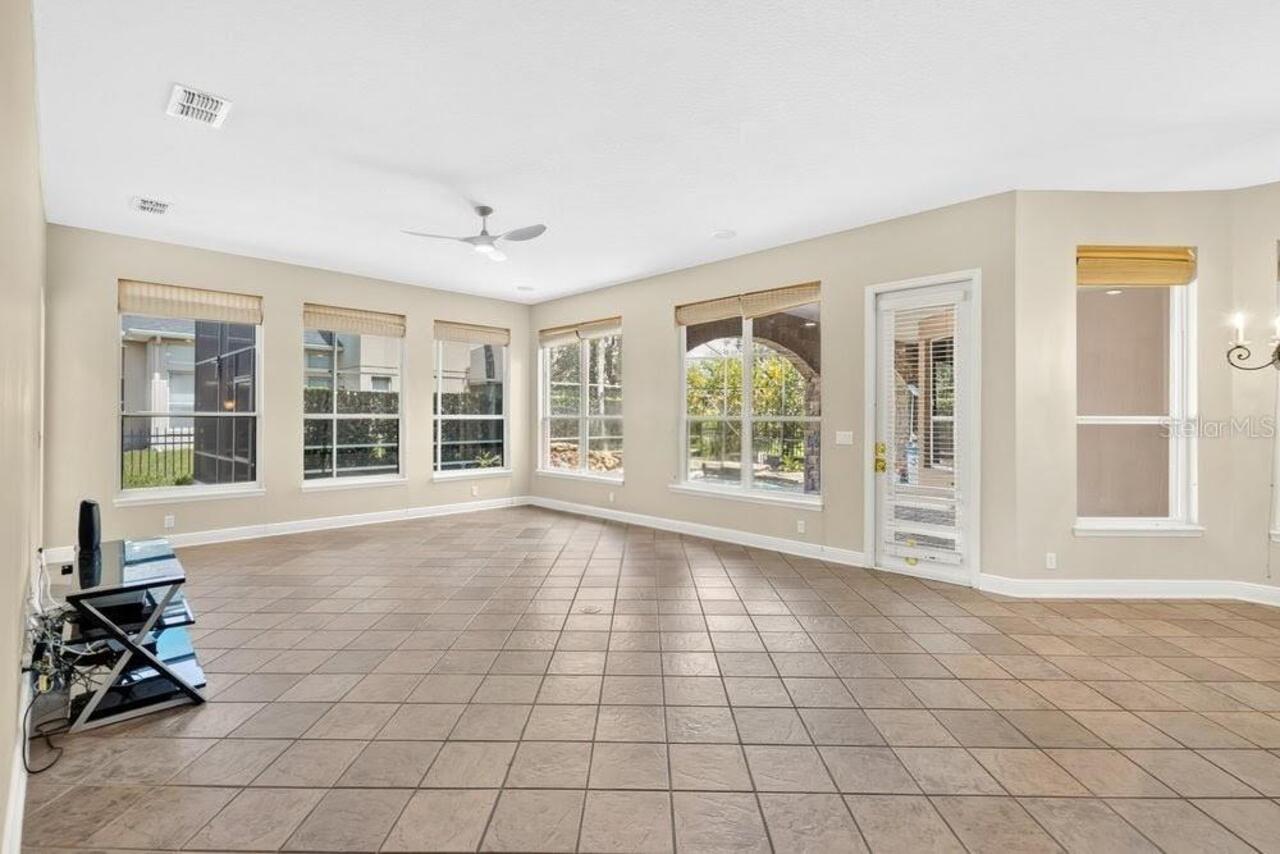 Listing Photo 8
