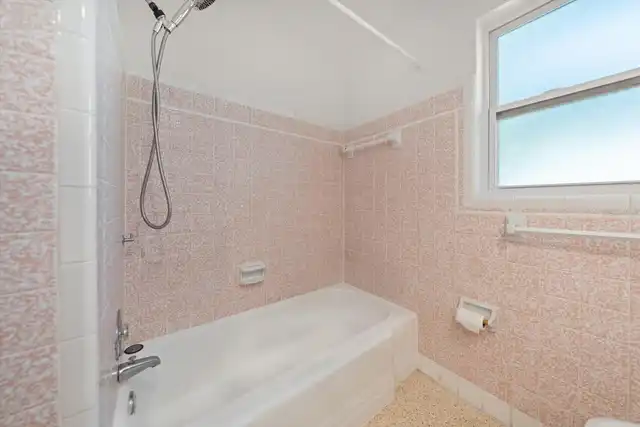 Listing Photo 12