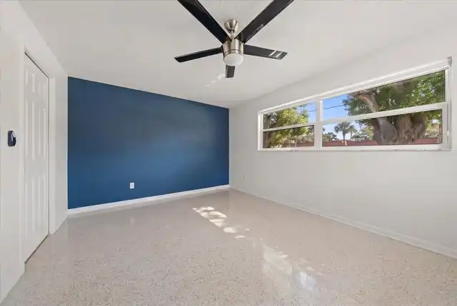 Listing Photo 14