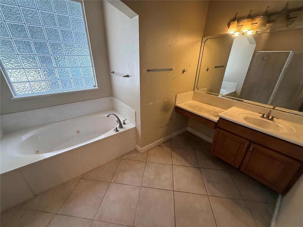 Listing Photo 9