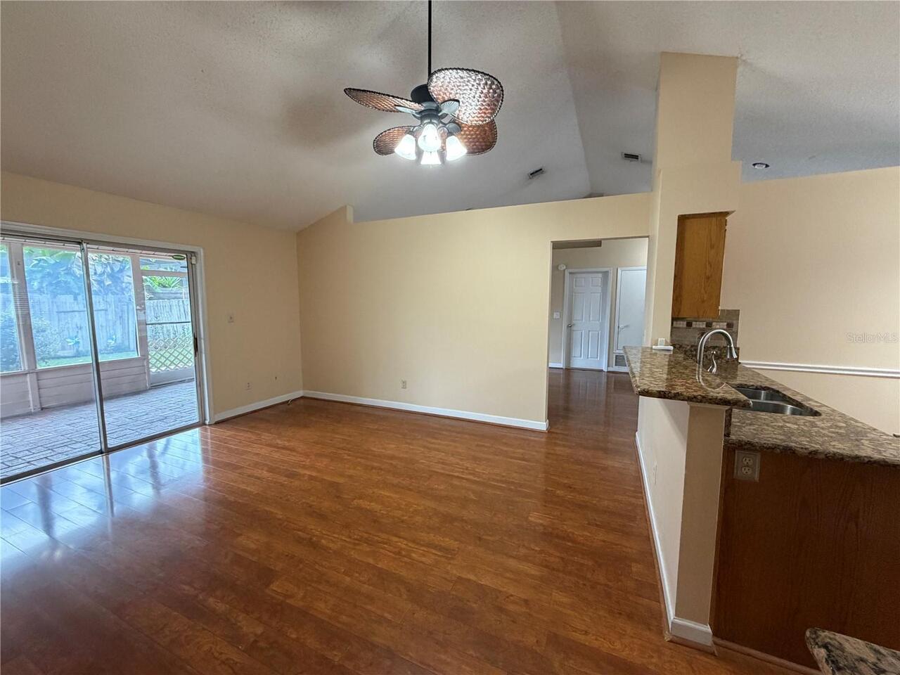 Listing Photo 8