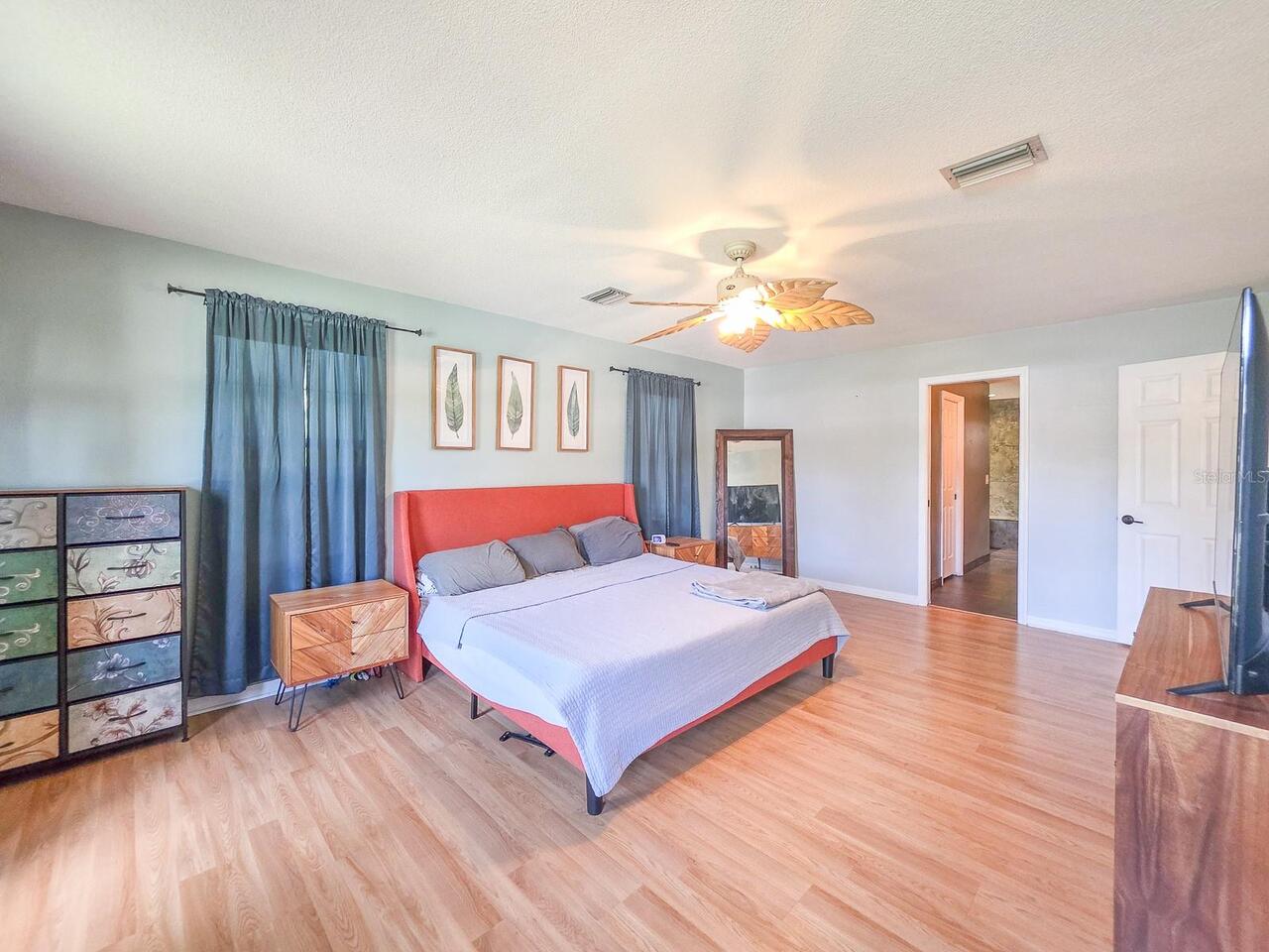 Listing Photo 7