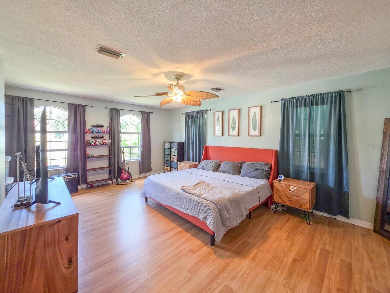 Listing Photo 8
