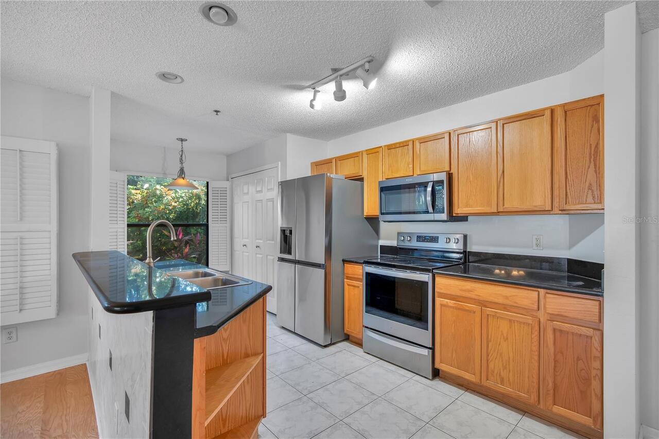 Listing Photo 11