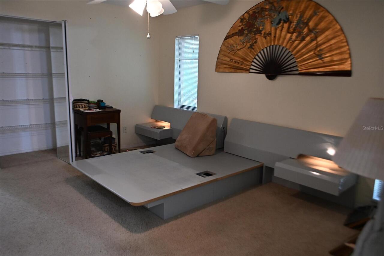 Listing Photo 12