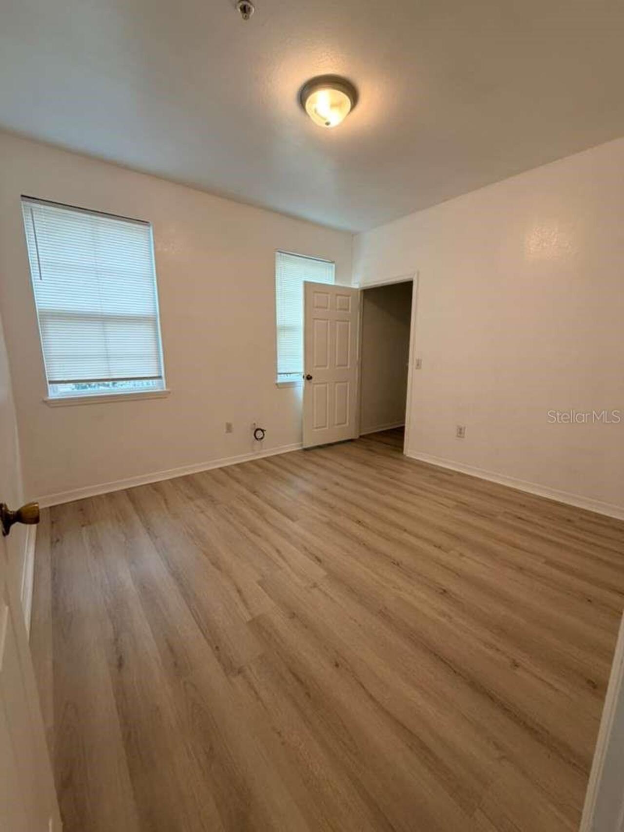 Listing Photo 8