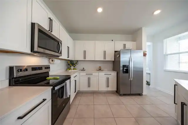 Listing Photo 10