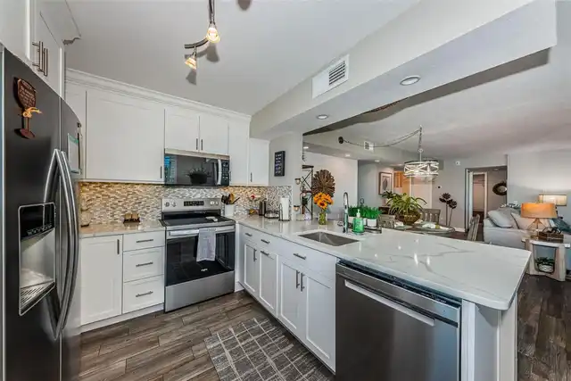 Listing Photo 11