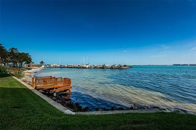 Listing Photo 17