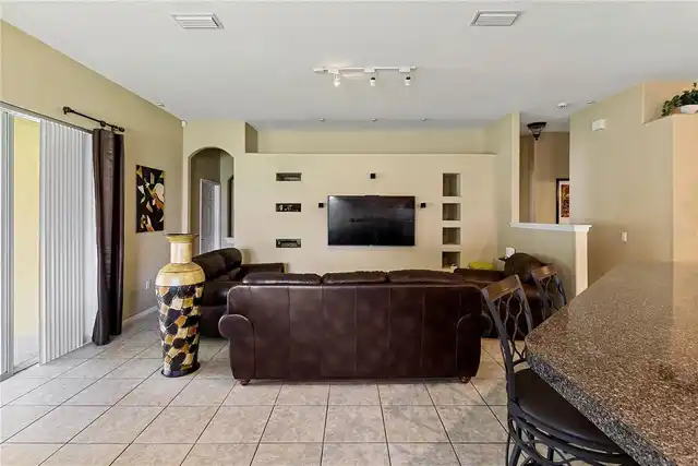 Listing Photo 14