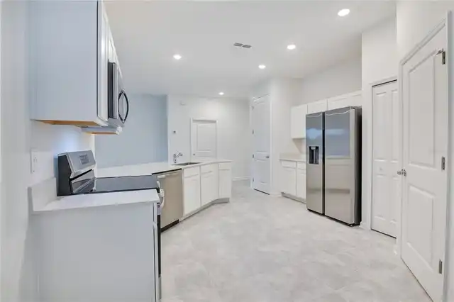 Listing Photo 8