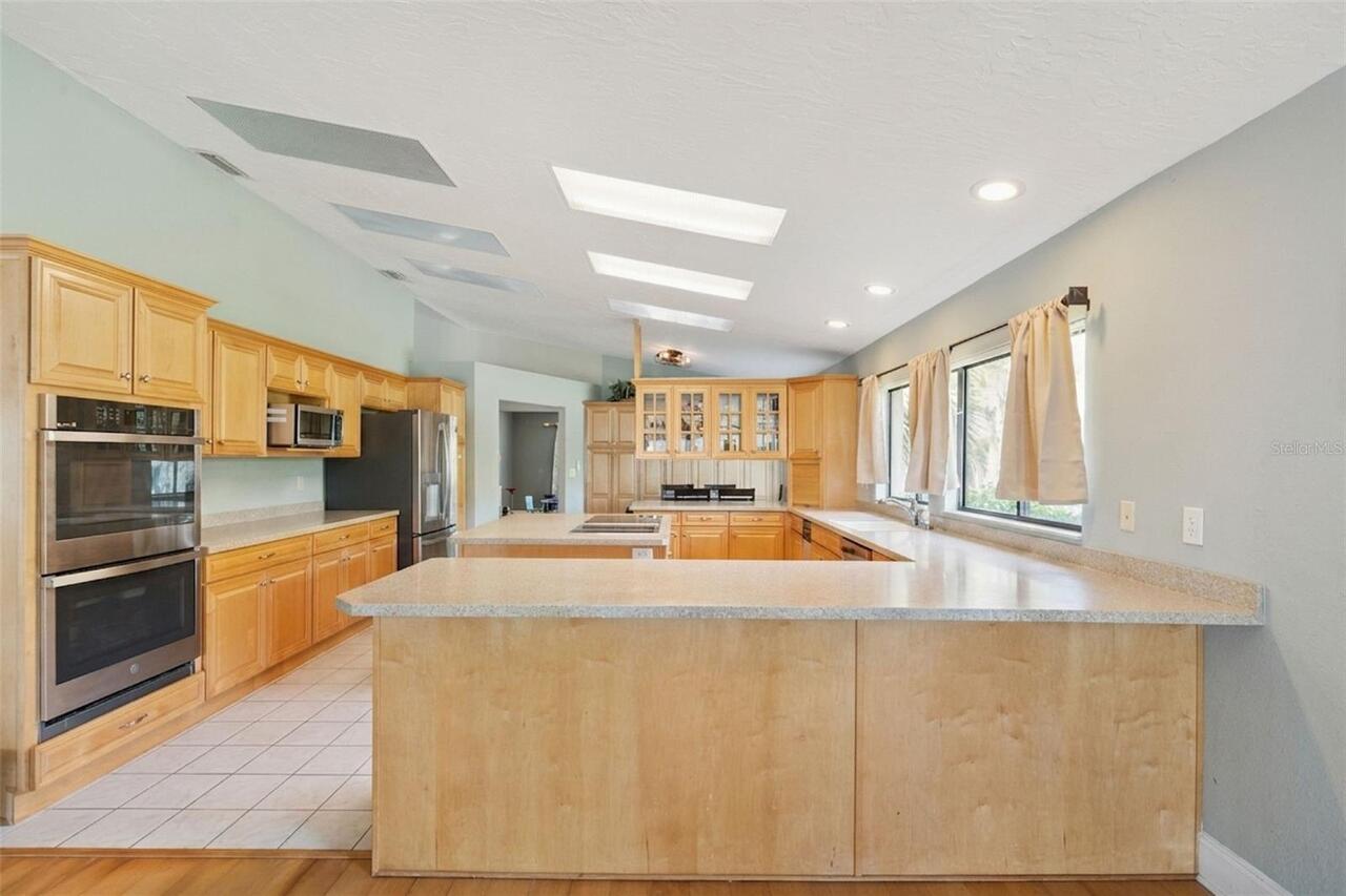 Listing Photo 11