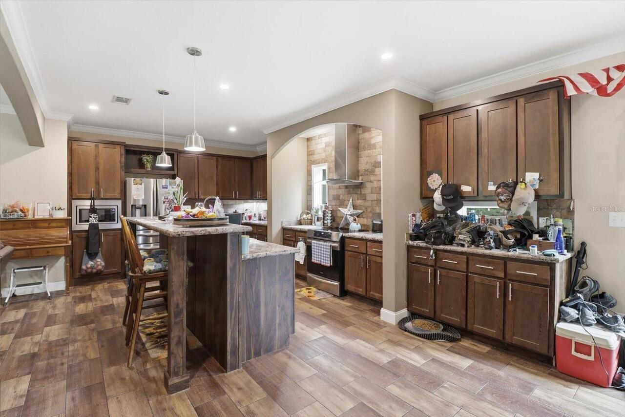 Listing Photo 11