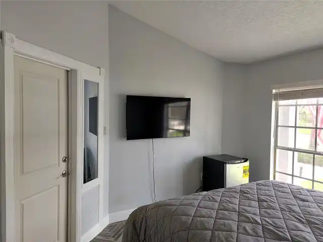 Listing Photo 14