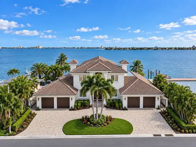 4BR, Home, 4BA, $4,950,000
Read More