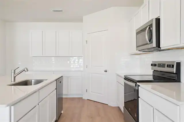 Listing Photo 17