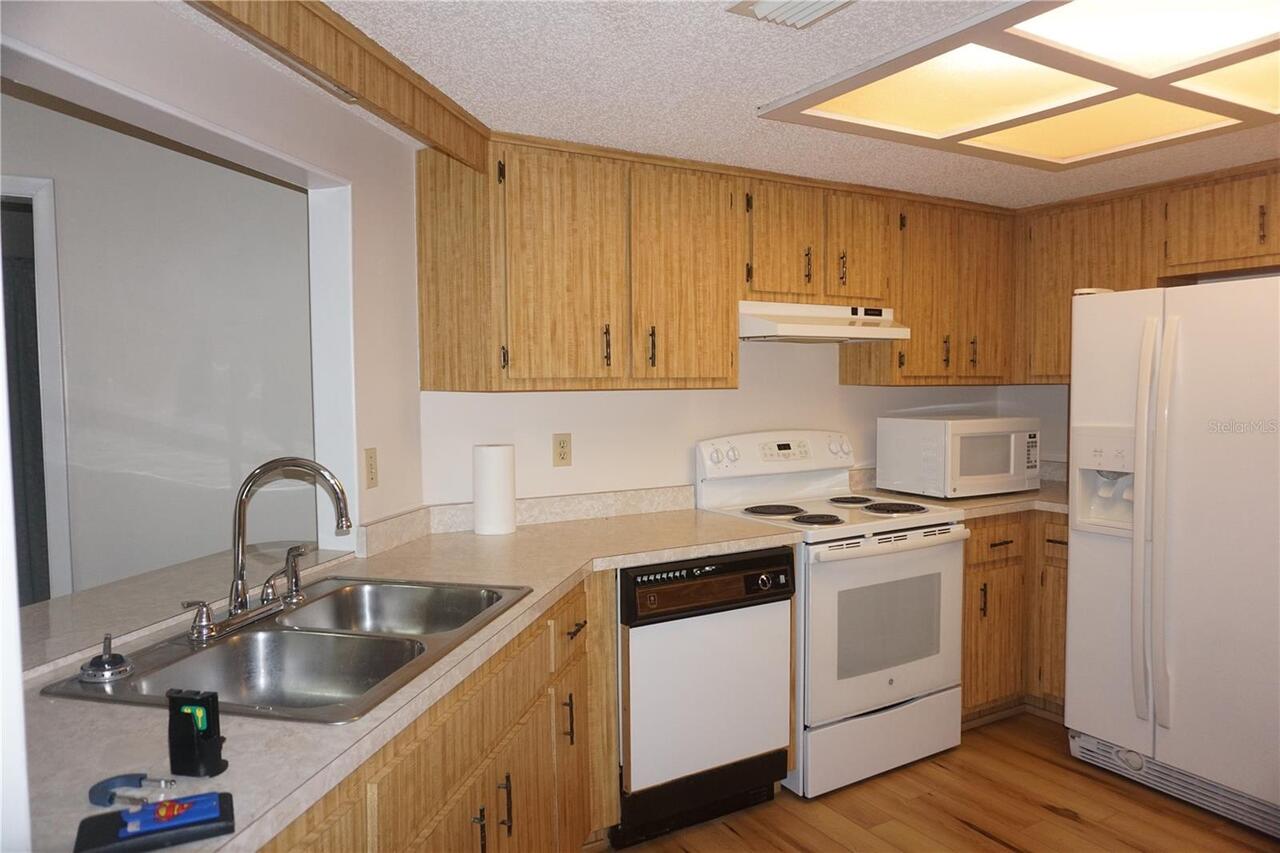 Listing Photo 8