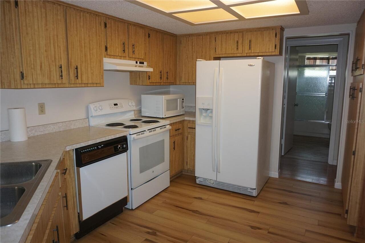 Listing Photo 9