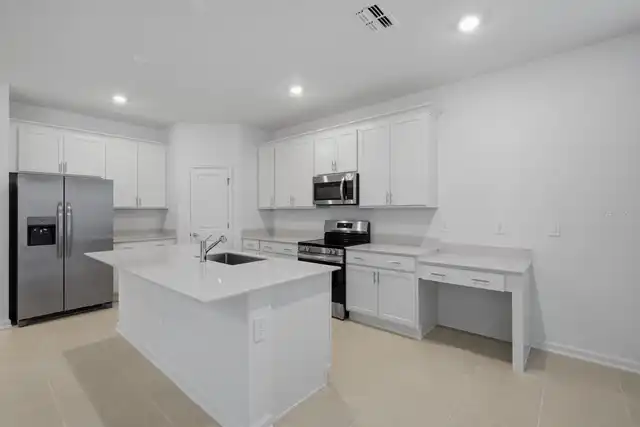 Listing Photo 12
