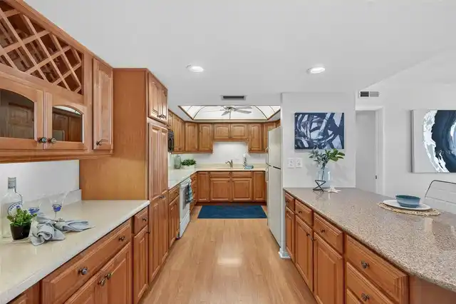 Listing Photo 17