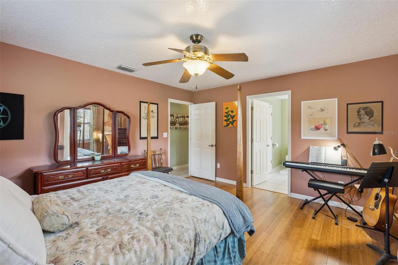 Listing Photo 12