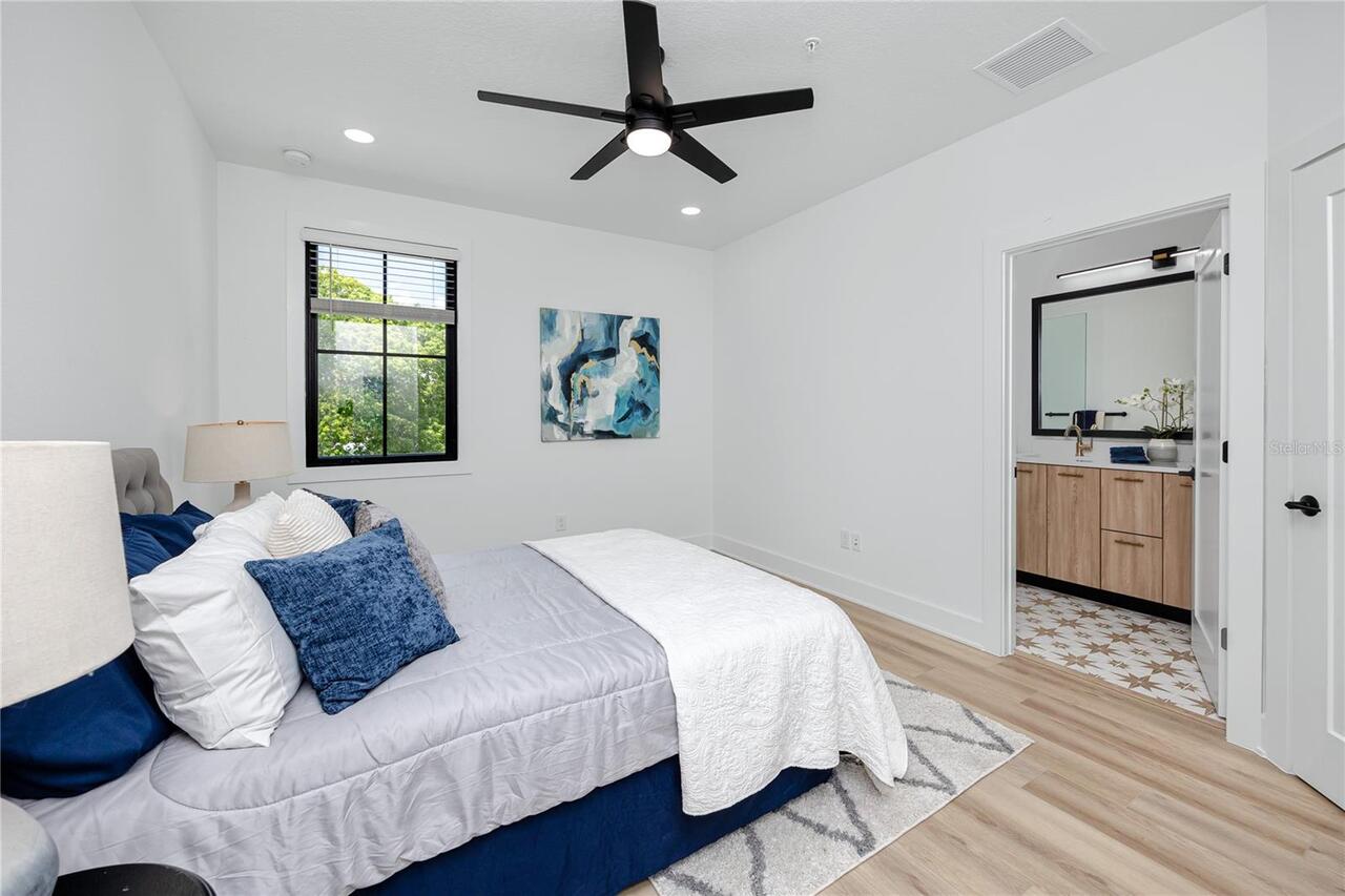 Listing Photo 32