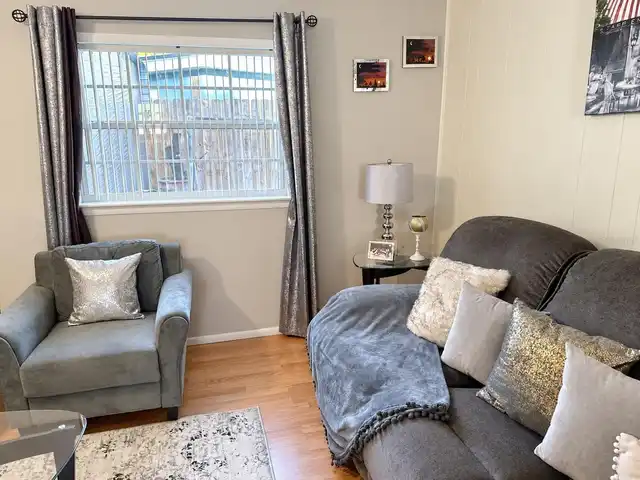 Listing Photo 9