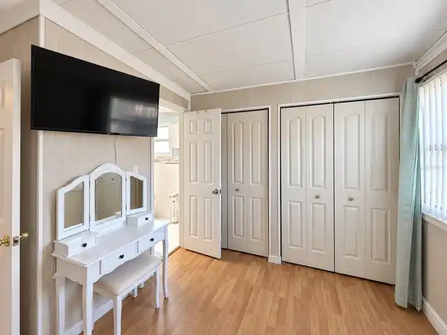 Listing Photo 10