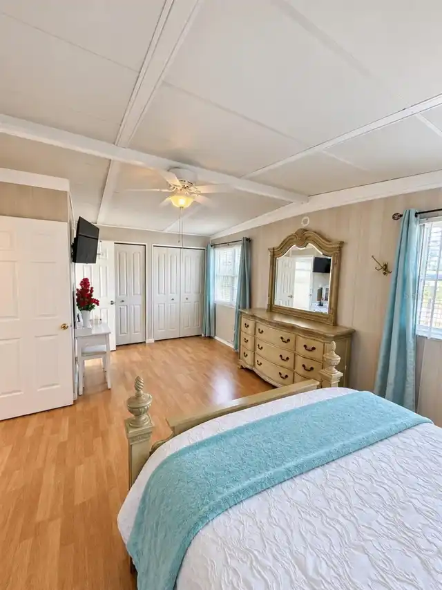 Listing Photo 11