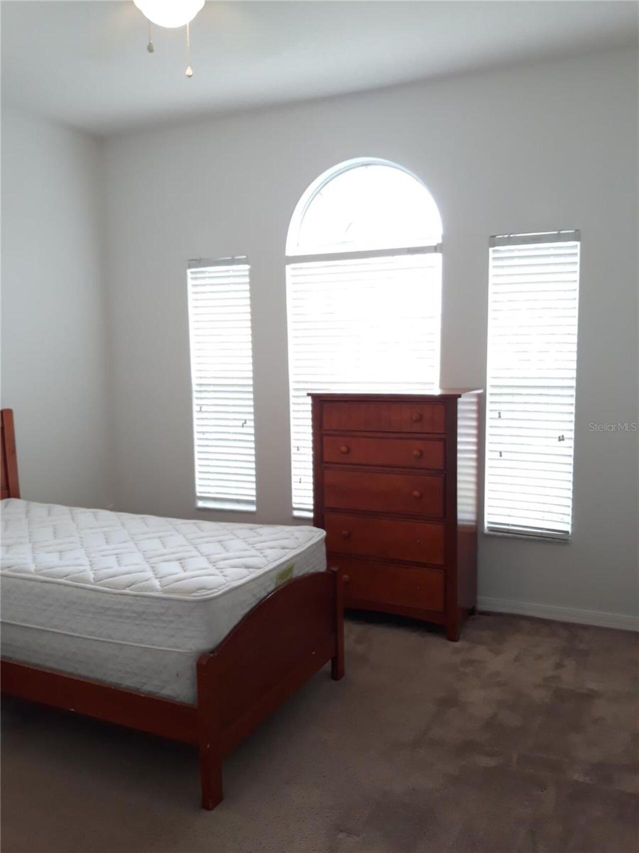 Listing Photo 9