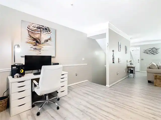 Listing Photo 17