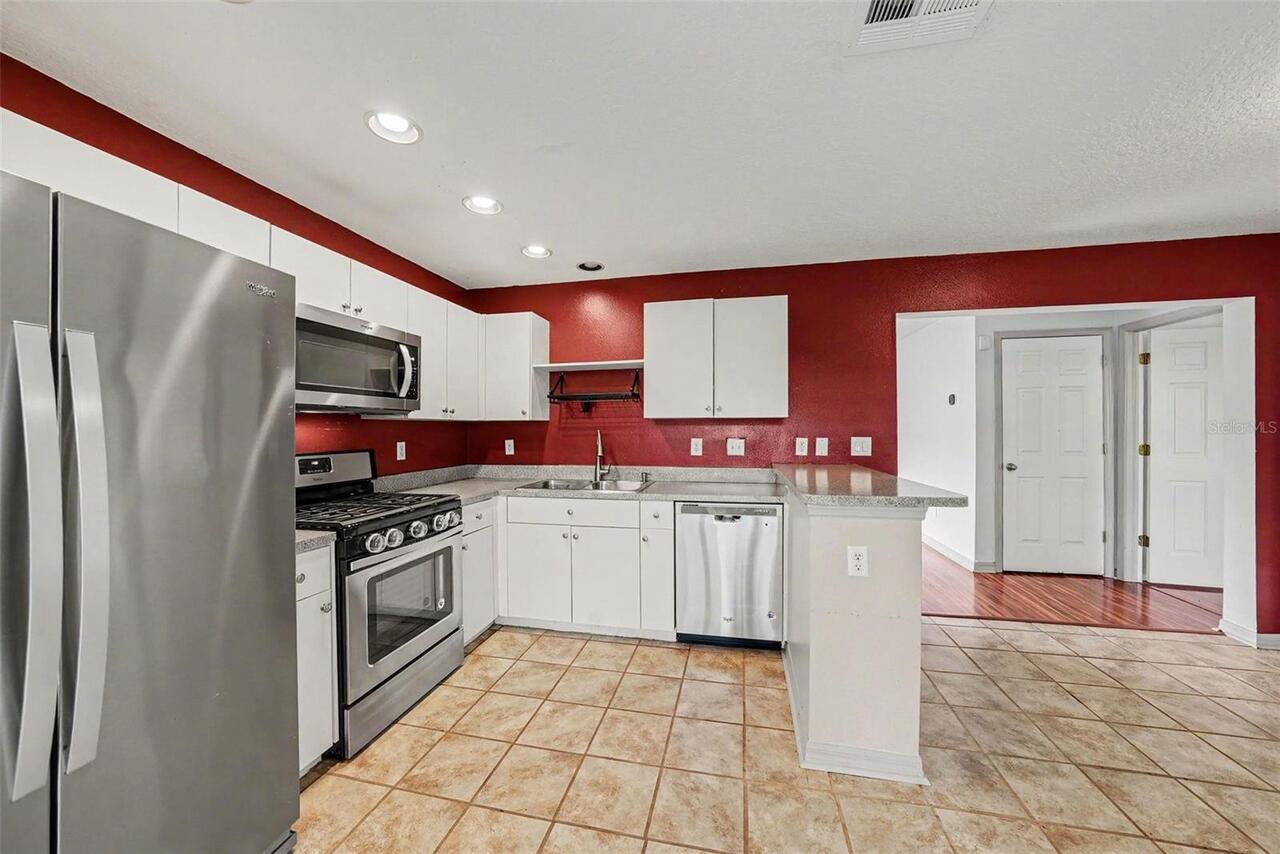Listing Photo 10