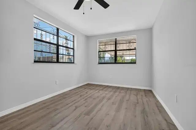 Listing Photo 16