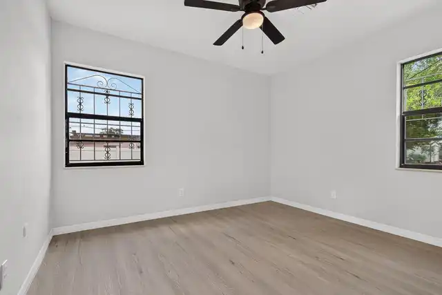Listing Photo 21