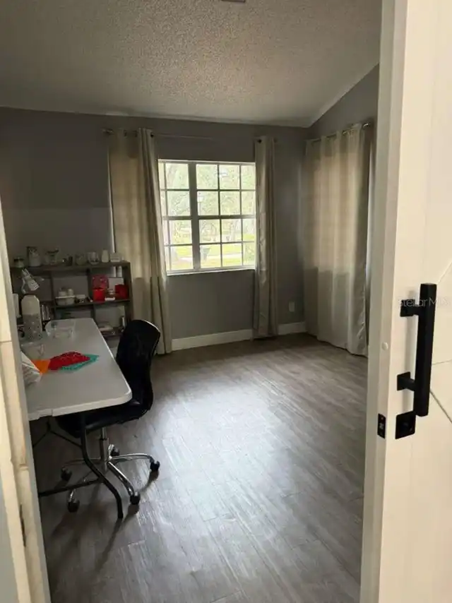 Listing Photo 16