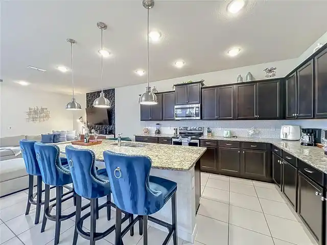 Listing Photo 10