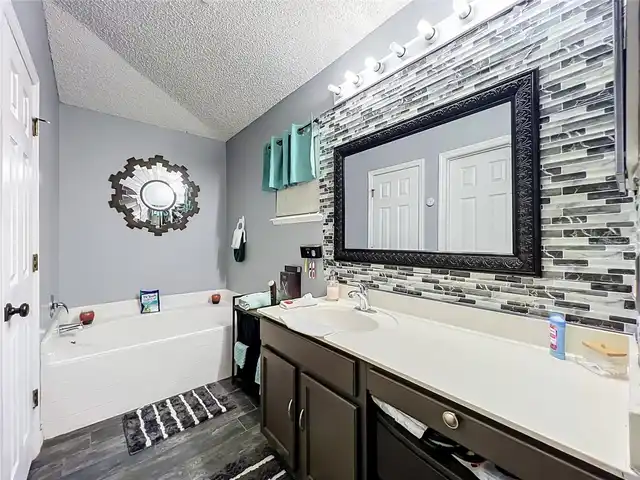 Listing Photo 17