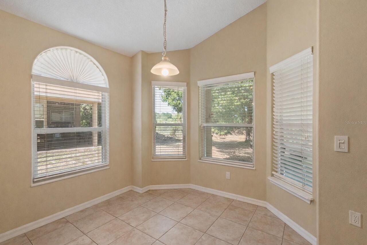 Listing Photo 9