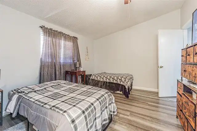 Listing Photo 11