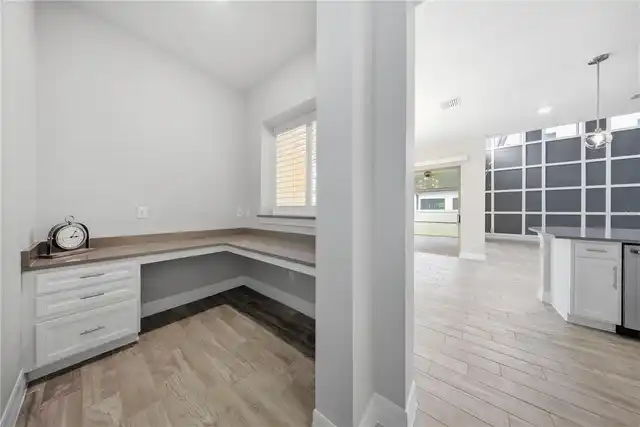 Listing Photo 15
