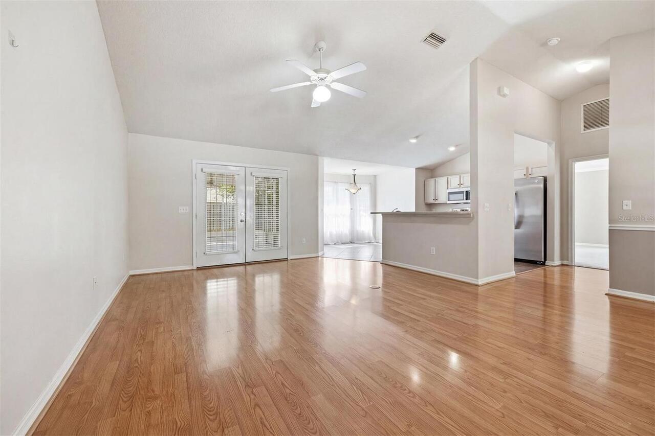 Listing Photo 8
